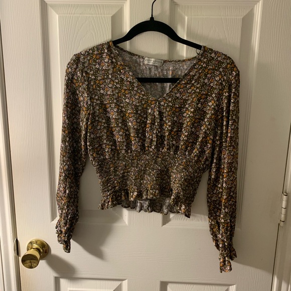 Cropped long sleeve floral blouse - Picture 1 of 3